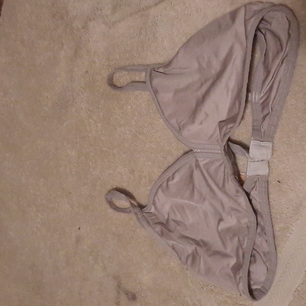 Bras - Picture 2 of 2